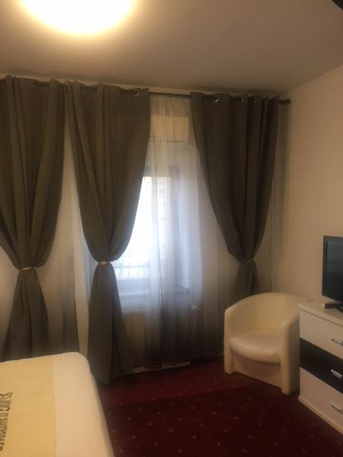 Papu 4* Bucharest