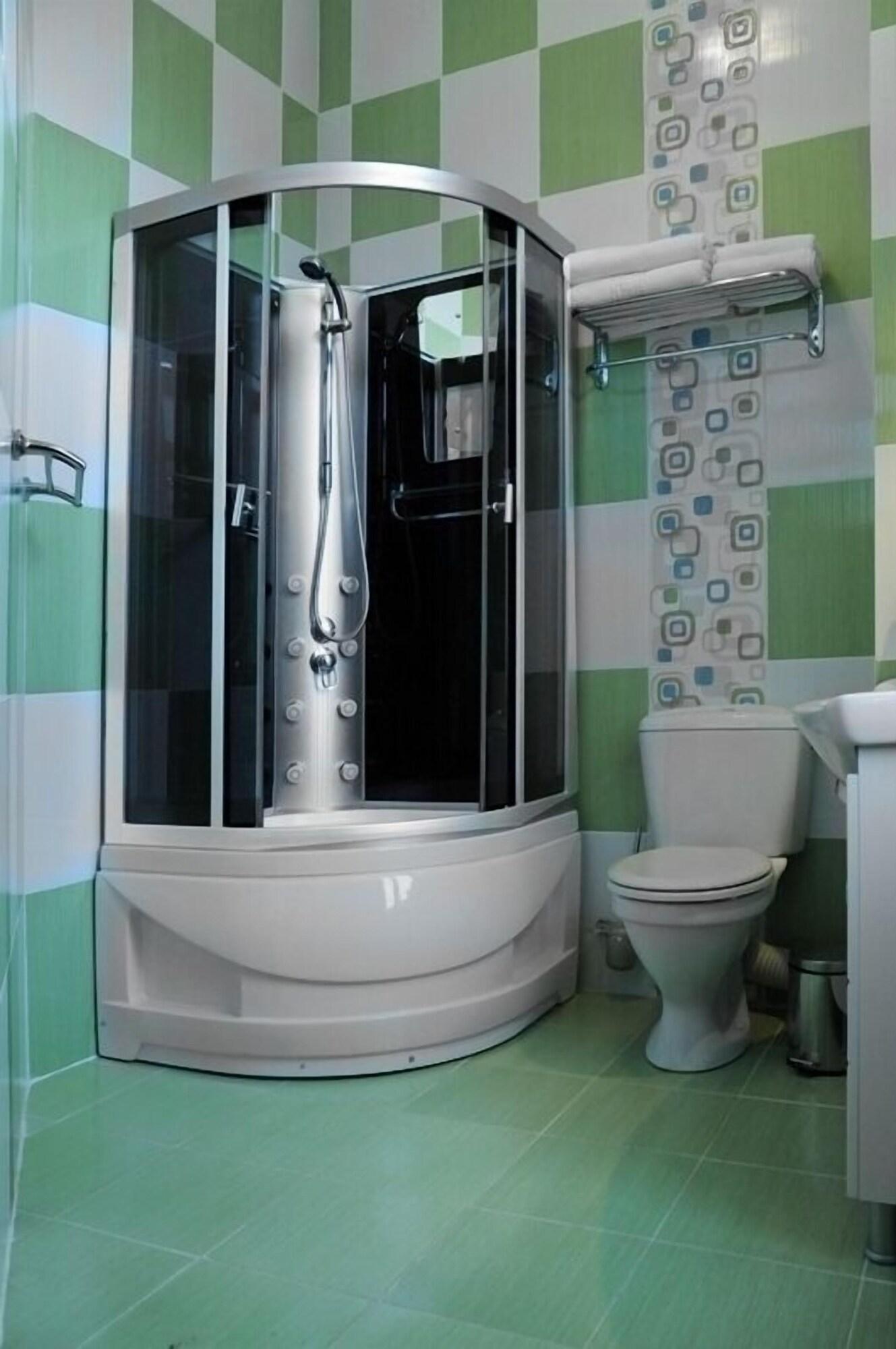 Papu 4* Bucureşti
